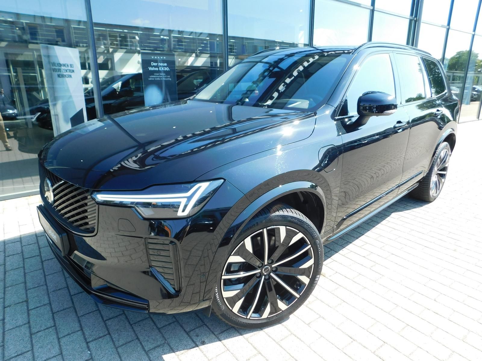 Fahrzeugabbildung Volvo XC90 T8 Ultra Dark