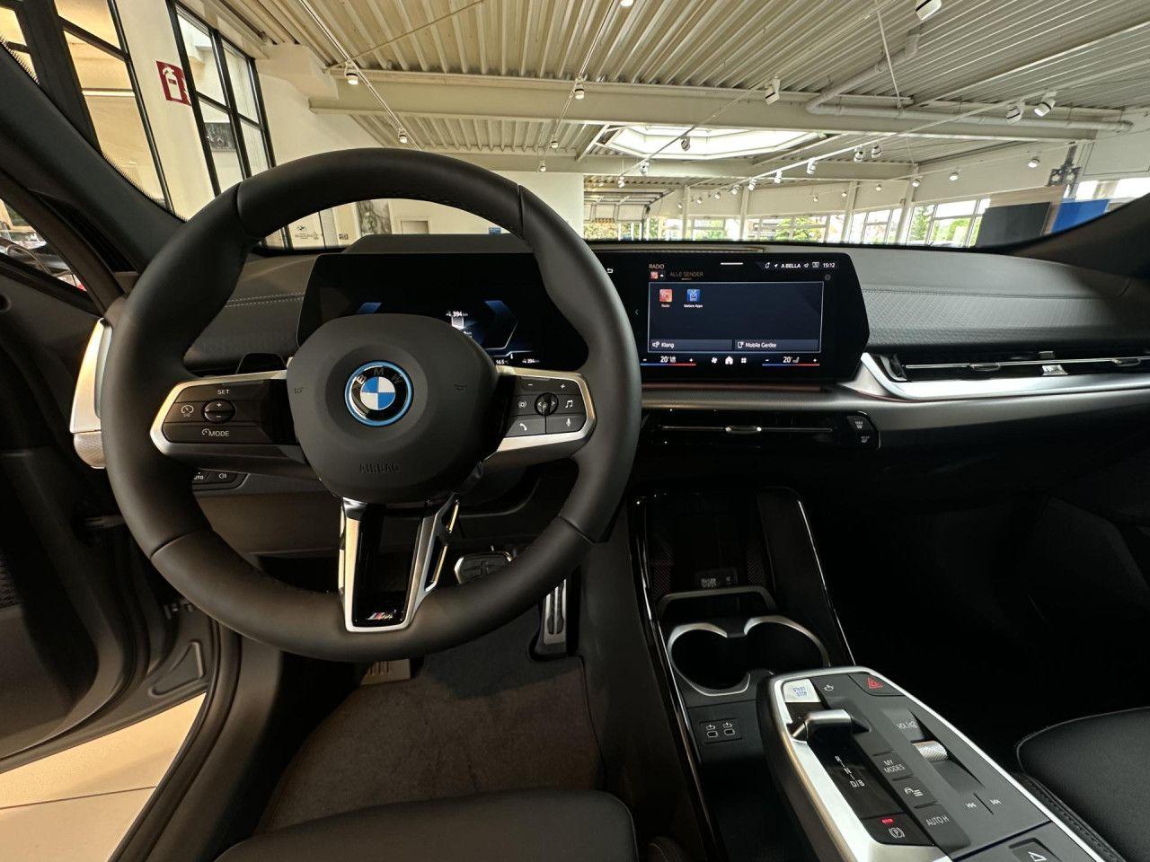 BMW iX2 x30 M Sport Pro Frozen ACC PanoD.SurView 20"