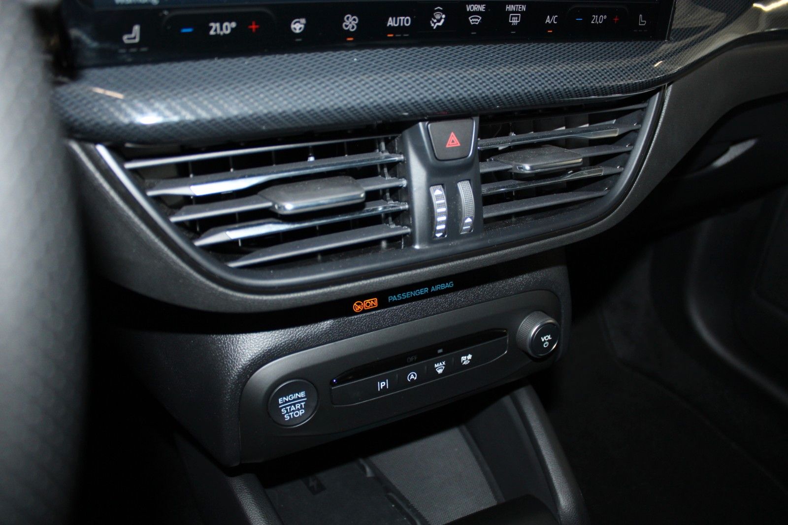 Fahrzeugabbildung Ford Focus MHEV ST-Line FahrerAssistenz + WinterPaket