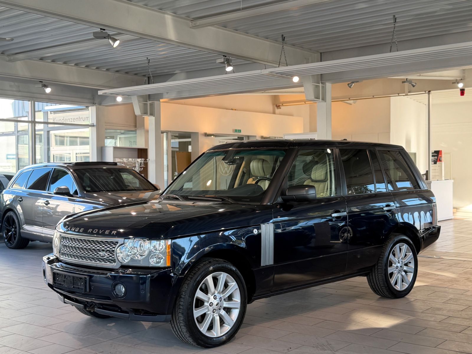 Land Rover Range Rover 3.6 TDV8 Vogue | 272 ch | BVA | GPS | Toit ouvrant | Chauffage stationnaire | Sièges chauffants et ventilés | Attelage