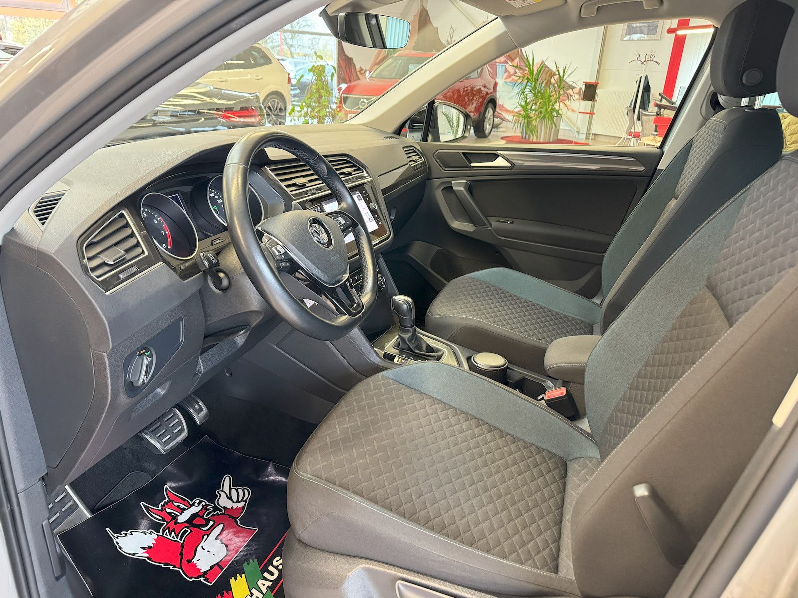 Fahrzeugabbildung Volkswagen Tiguan 1.5 TSI DSG IQ /Navi/Shz/Spur/ACC/VZE/Ahk