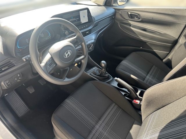 Fahrzeugabbildung Hyundai i20 FL (MY25) 1.2 Select Navi Kamera Einparkhilf