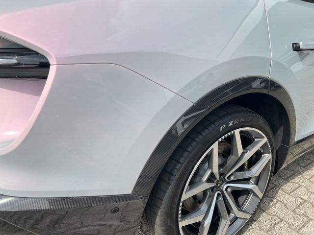 Fahrzeugabbildung Lotus Eletre R Carbon KEF