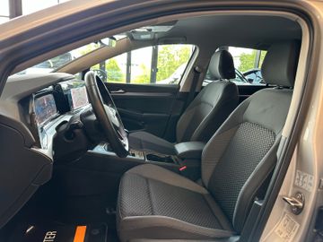 MYAUTOCENTER – Gebraucht- und Jahreswagen mit Werkstattservice in Pfaffenhofen Volkswagen Golf VIII Variant *Parkass.*LED*Virtuel*AHK*