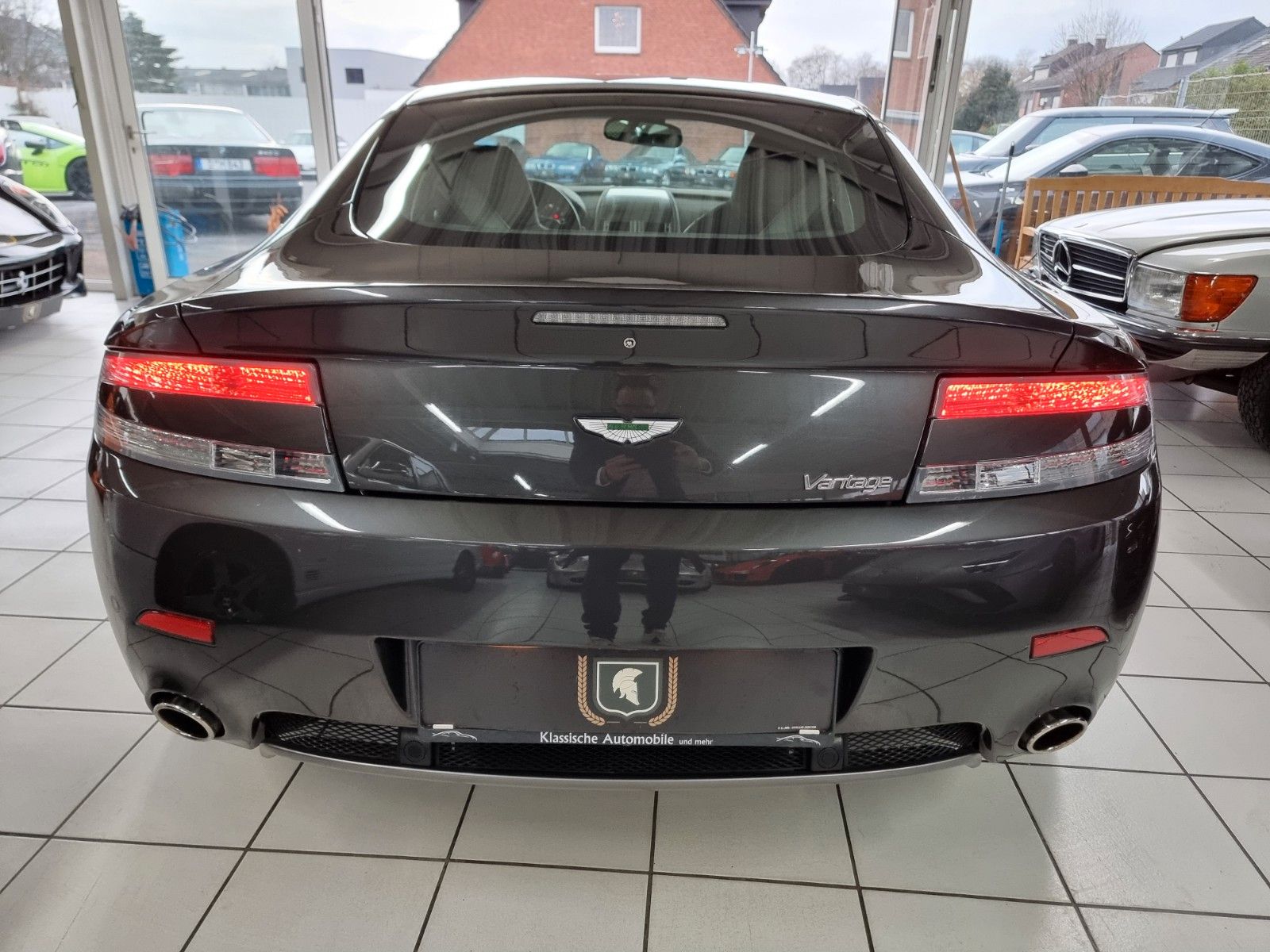 Fahrzeugabbildung Aston Martin V8 Vantage 4.7l/Quantum Silber/BRD/Erstlack/2.Hd
