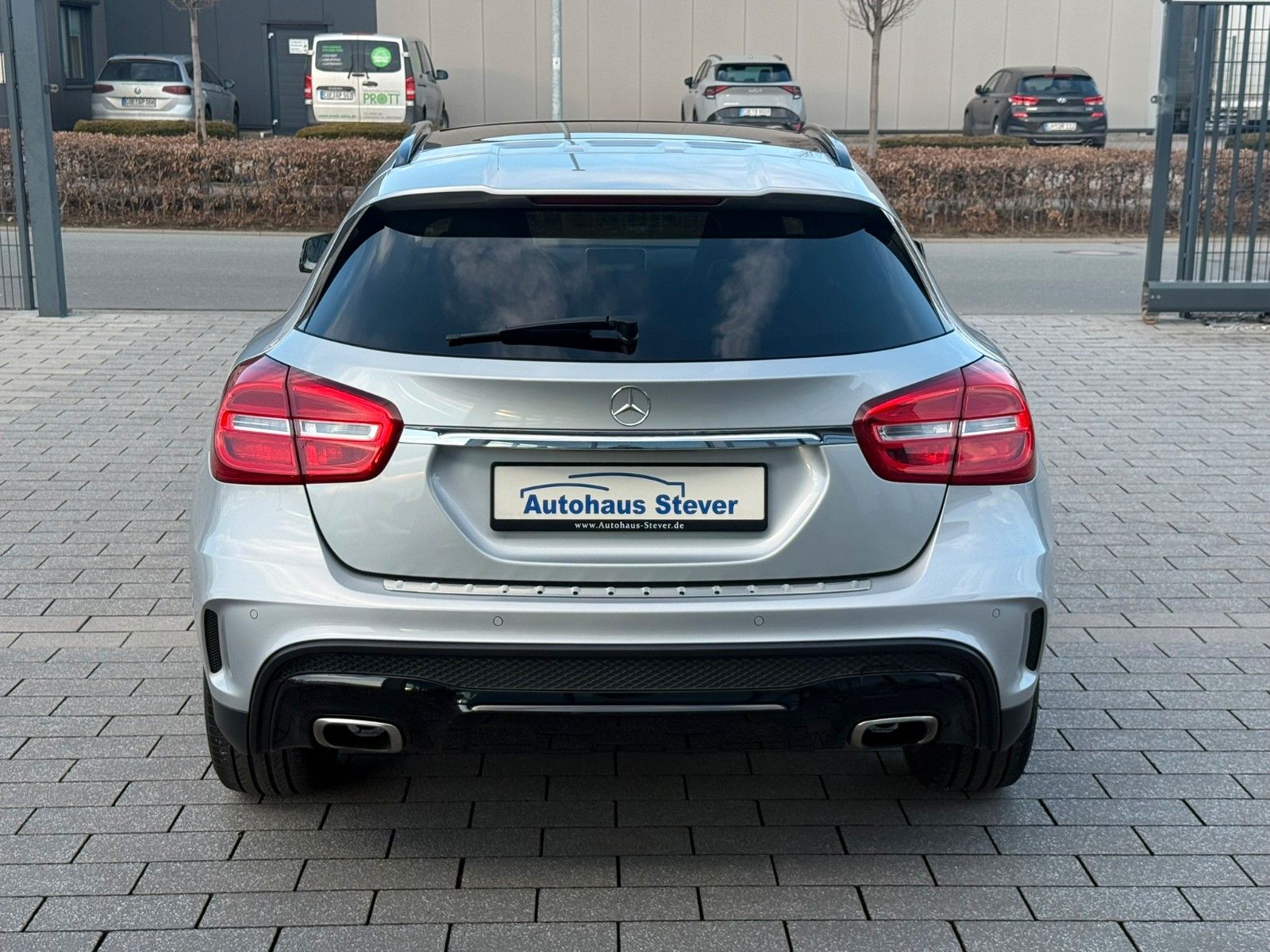 Fahrzeugabbildung Mercedes-Benz GLA 200 GLA Urban
