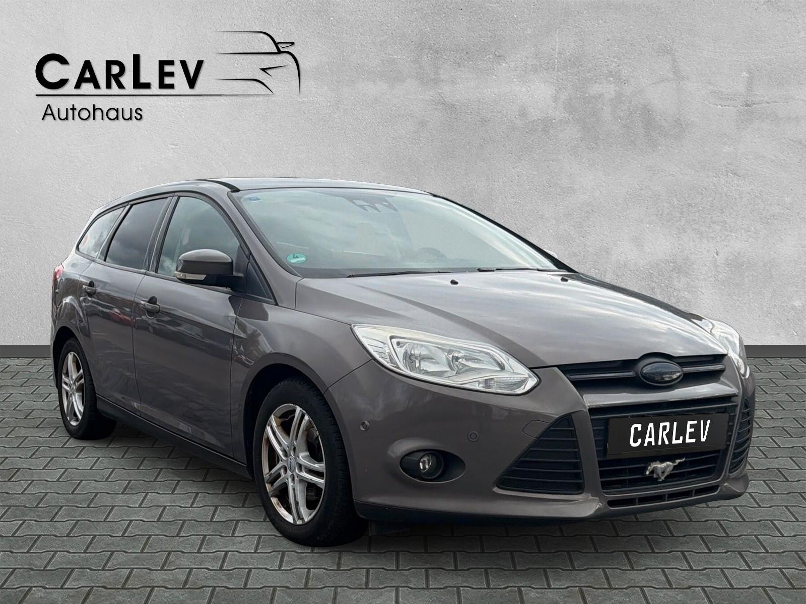 Ford Focus Turn Syn Zahnriemen neu PDC SHZ AluF Navi