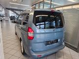 Ford Tourneo Courier Titanium PDC,Sitzheizung,App-Con - Ford Tourneo Courier mit 5 Türen