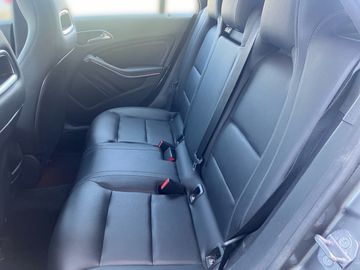 Mercedes CLA 200 Shooting Brake - 8