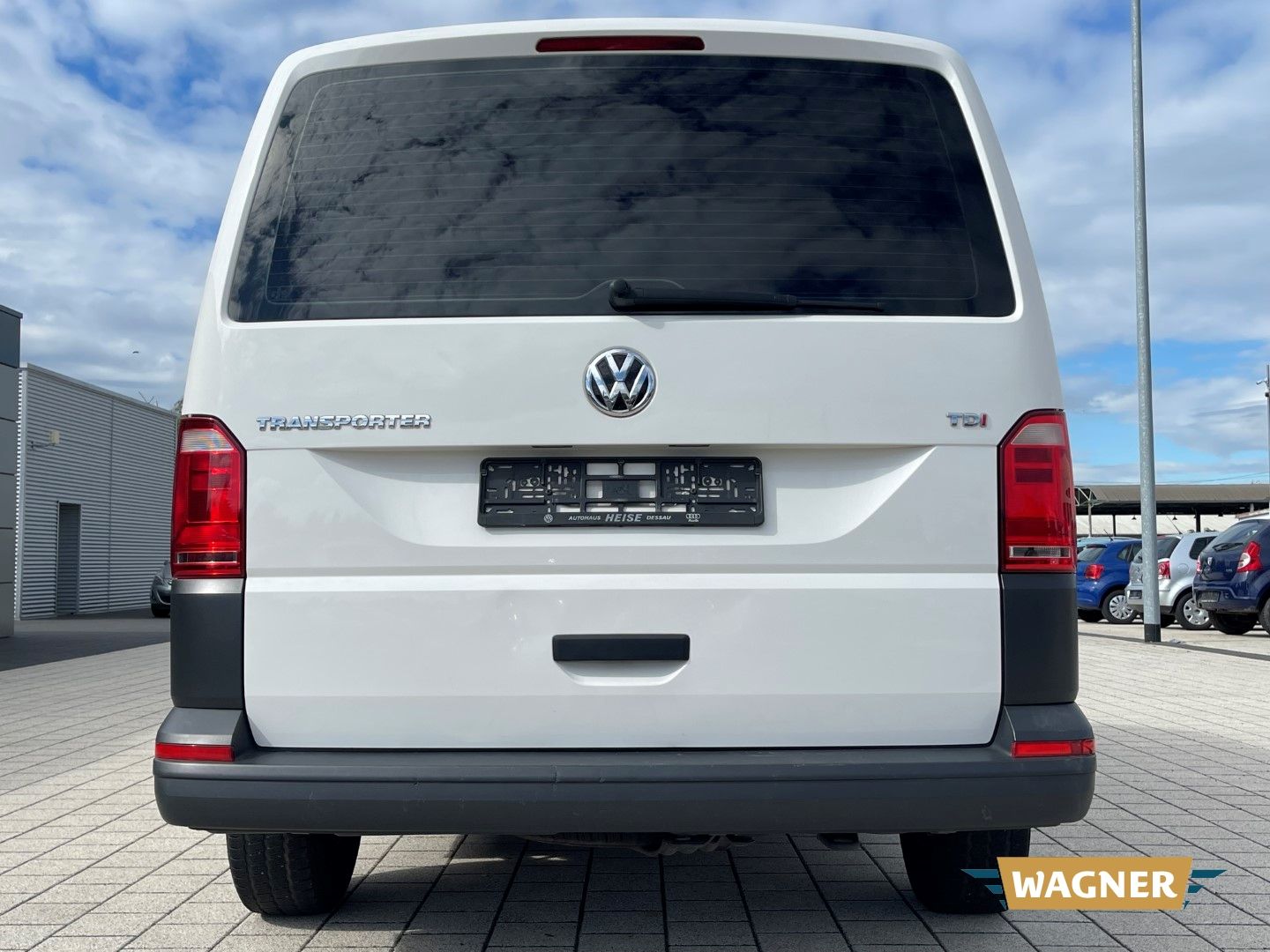 Fahrzeugabbildung Volkswagen T6 Kombi EcoProfi lang 2.0 TDI 8-Sitzer