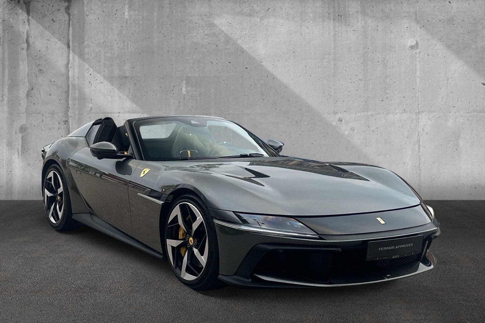 Fahrzeugabbildung Ferrari 12Cilindri Spider*Daytona*Carbon*LED*Lift*2026*