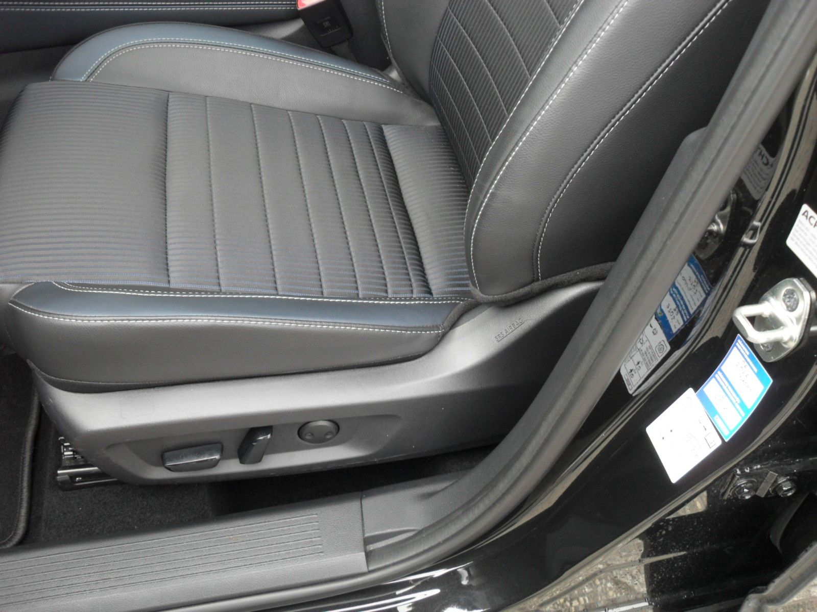 Fahrzeugabbildung Nissan Qashqai Tekna 4x4 | HeadUp | WP | Panorama