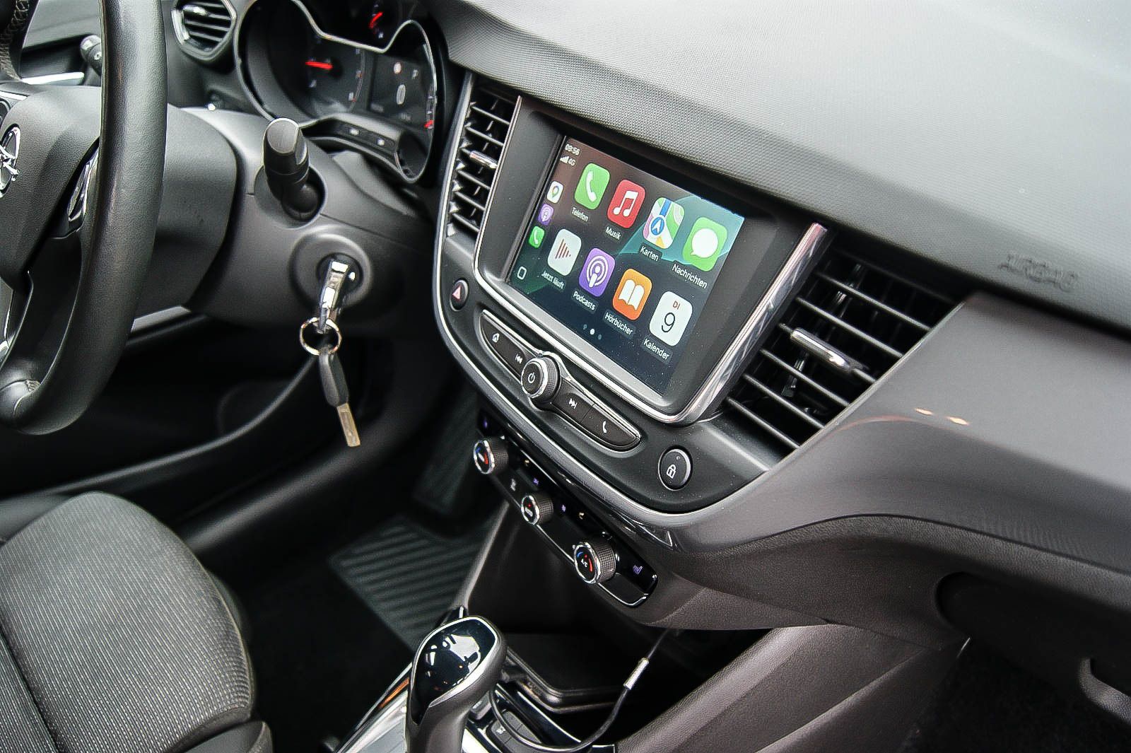 Fahrzeugabbildung Opel Crossland X 1.2 Elegance Automatik LED SIHZG LRH