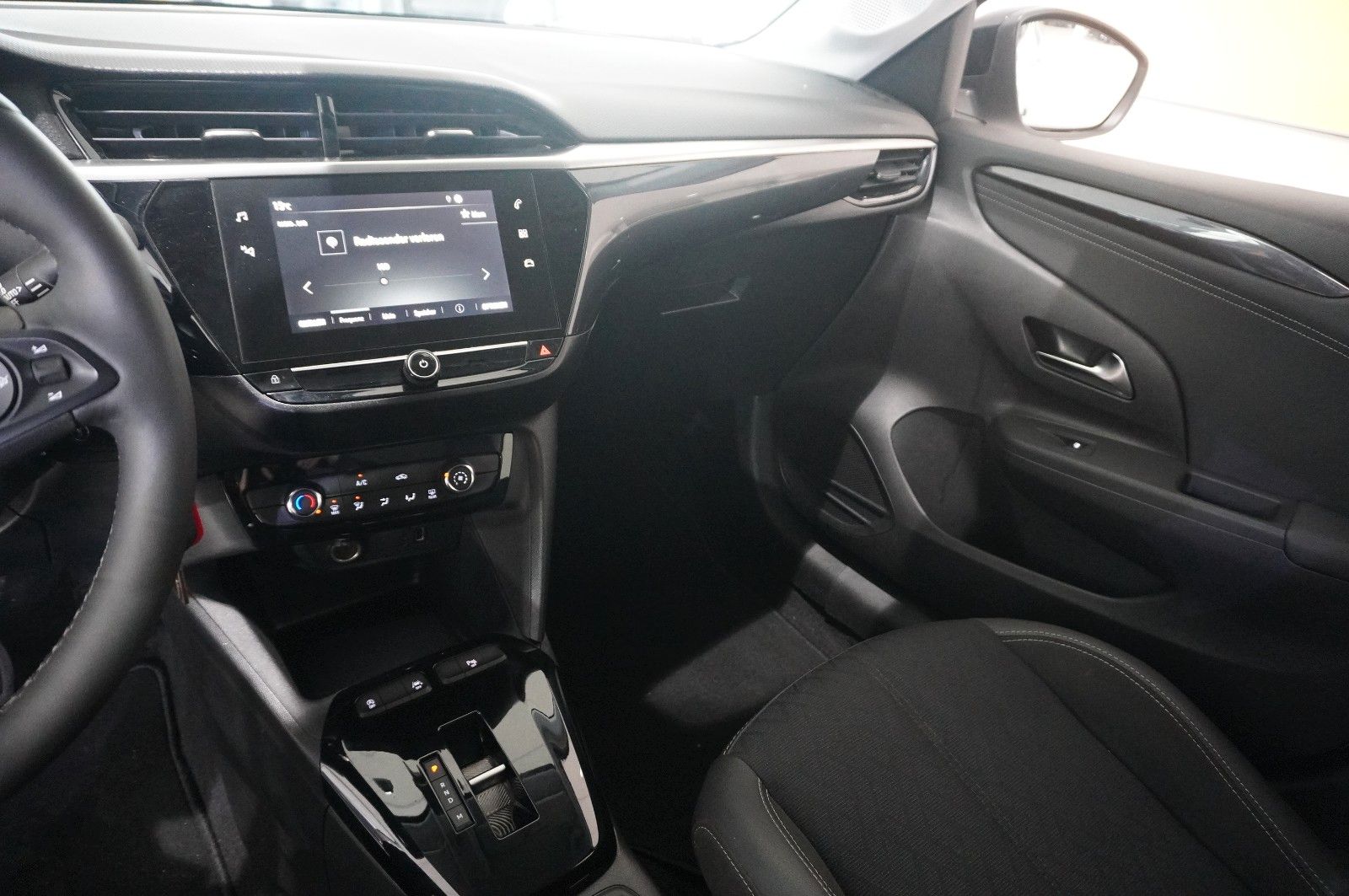 Fahrzeugabbildung Opel Corsa F 1.2T ELEGANCE NAVI/LED/KAMERA/SPORT/VIRT