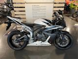 Honda CBR 600 RR  - HONDA 2008 CBR 600 RR