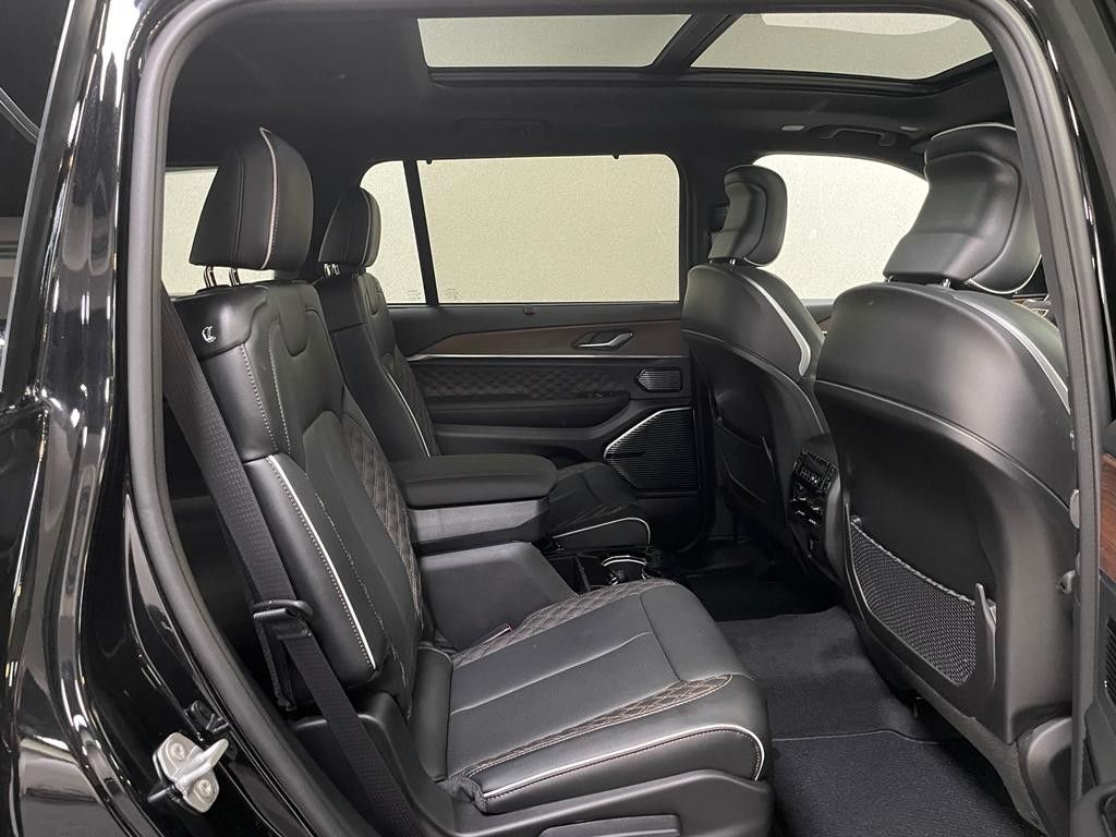 Fahrzeugabbildung Jeep JEEP GRAND CHEROKEE -L- SUMMIT  5.7L-V8
