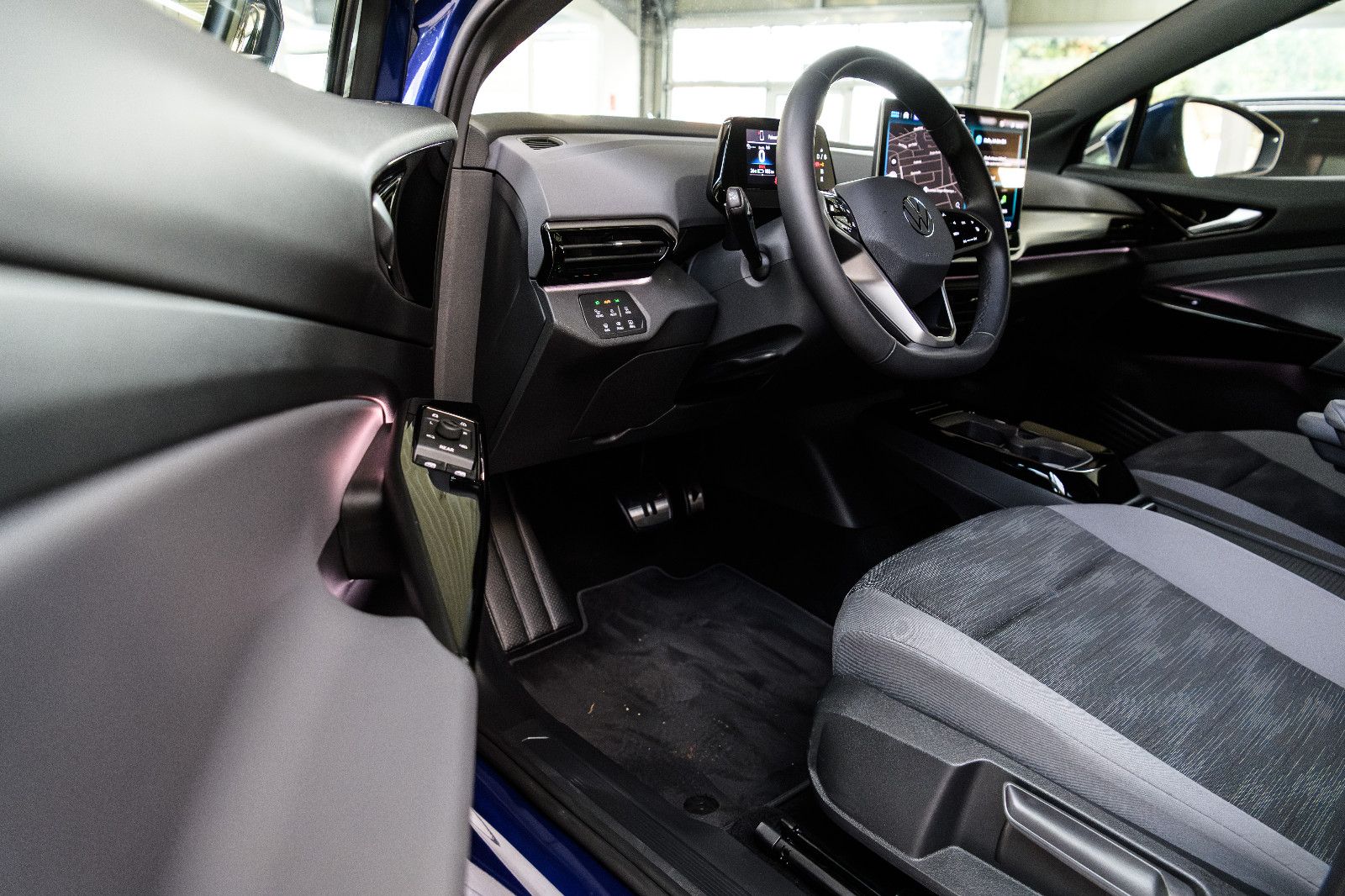 Fahrzeugabbildung Volkswagen ID.4 Pro IQ-LED+360°KAM+EASY-OPEN+NAV+ACC+WÄRMEP