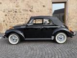 Volkswagen Käfer Cabrio Epilog limitiert triple black  - Volkswagen Käfer: Schwarz