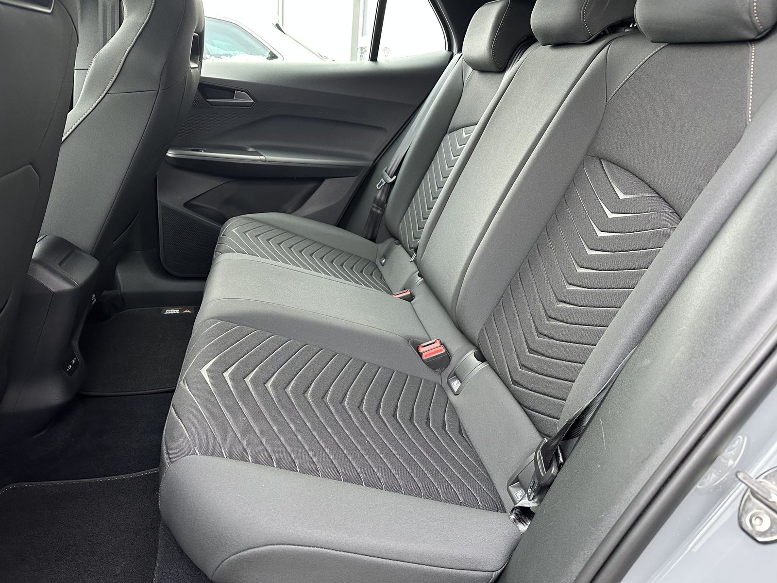 Fahrzeugabbildung CUPRA Born NAV+LED+V-COCKPIT+1HD+18ZOLL+PP+TEMPOMAT