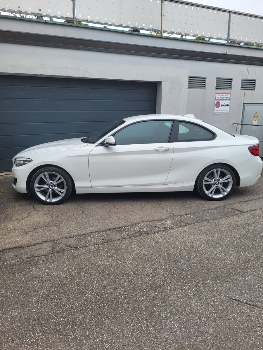 BMW 218d Coupé Advantage Shadow Line