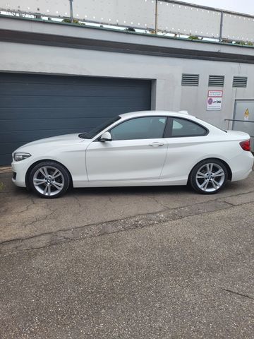 BMW 218d Coupé Advantage Shadow Line