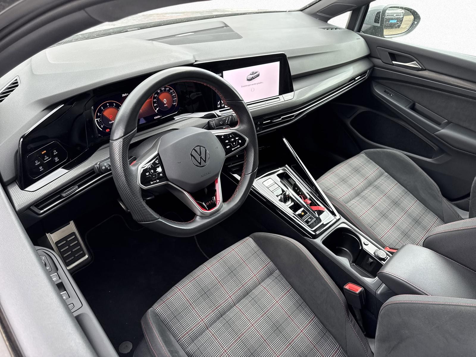 Volkswagen Golf VIII GTI 2.0 TSI 7-DSG NAVI KLIMA PDC