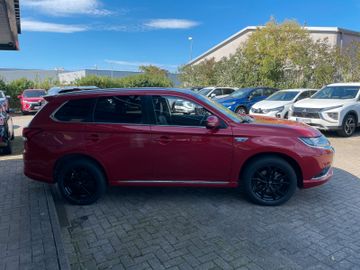 Mitsubishi Plug-in Hybrid Outlander - 4