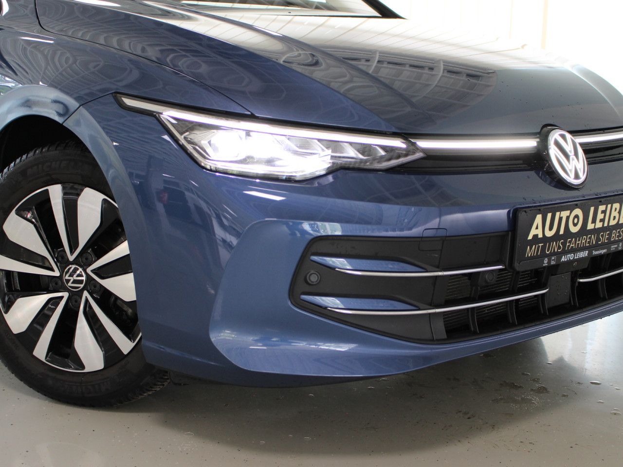 Fahrzeugabbildung Volkswagen Golf Var.1.5 TSI DSG Goal LED/AHK/RFK/NAV/ACC