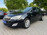 Opel Astra J Lim.5-trg.Cosmo 1.6 TüvNeu Garantie AHK - Opel Astra aus 2010: 1.6