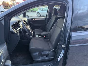 Volkswagen Touran - 10