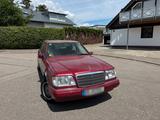 Mercedes-Benz Mercedes E220 Limousine -  W124 - 32 J. al... - Mercedes-Benz E-Klasse A124