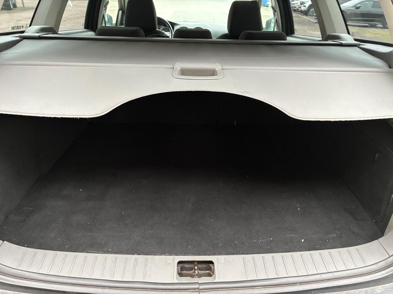 Ford Focus 2010 — photo 7
