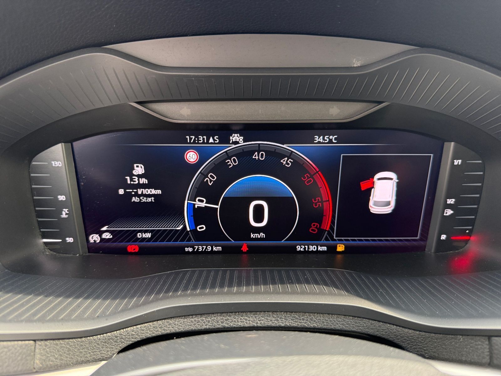 Fahrzeugabbildung SKODA Karoq 2.0 TDI Drive 125 PANO AHK LED