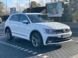 Volkswagen VW Tiguan R-Line DSG Navi Panorama 89tkm 2.0 TDI - VW Tiguan von privat