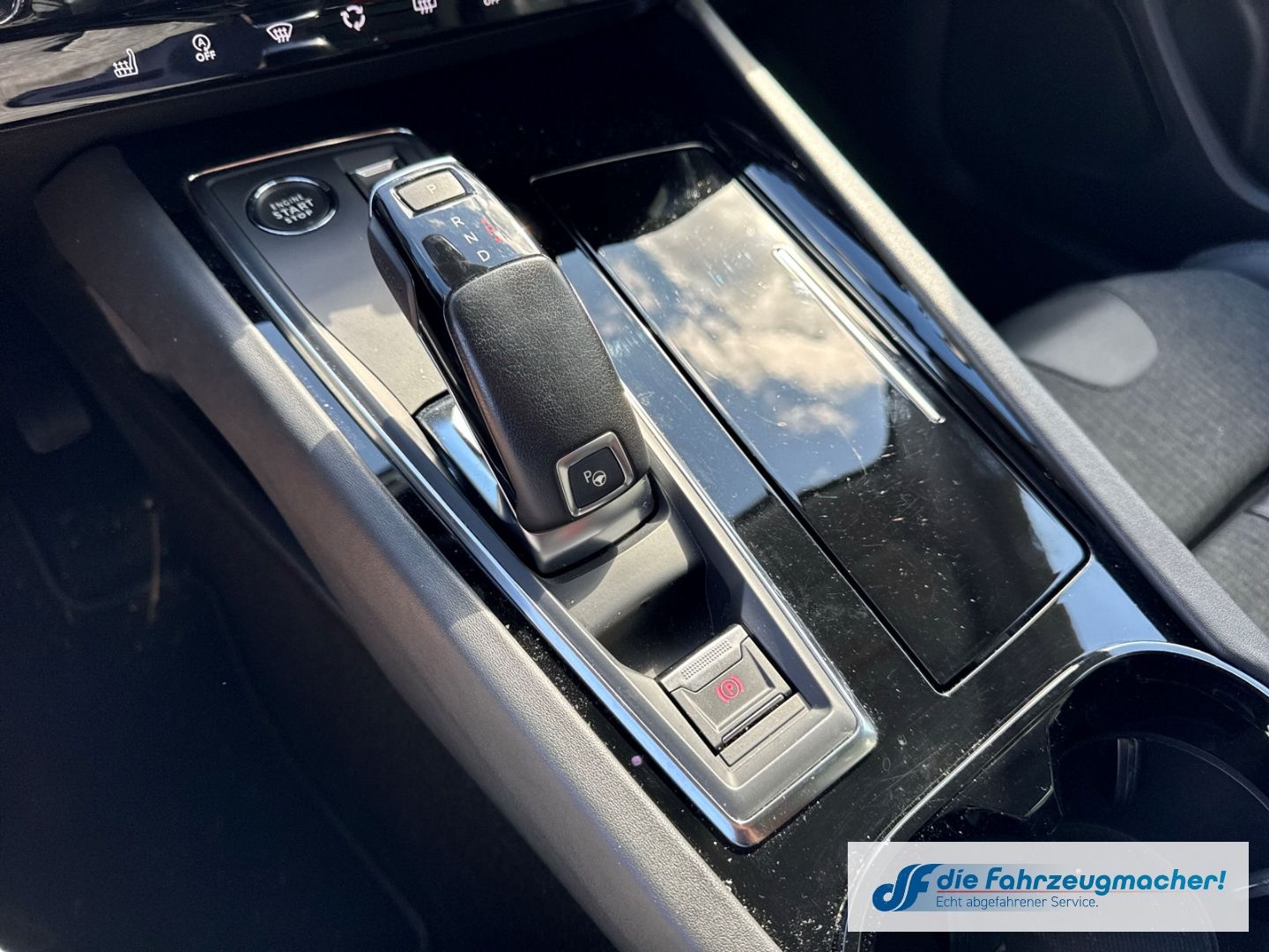 Fahrzeugabbildung Peugeot 508 SW Allure Pack 1.5 Navi 360 Kamera *UNFALLSC