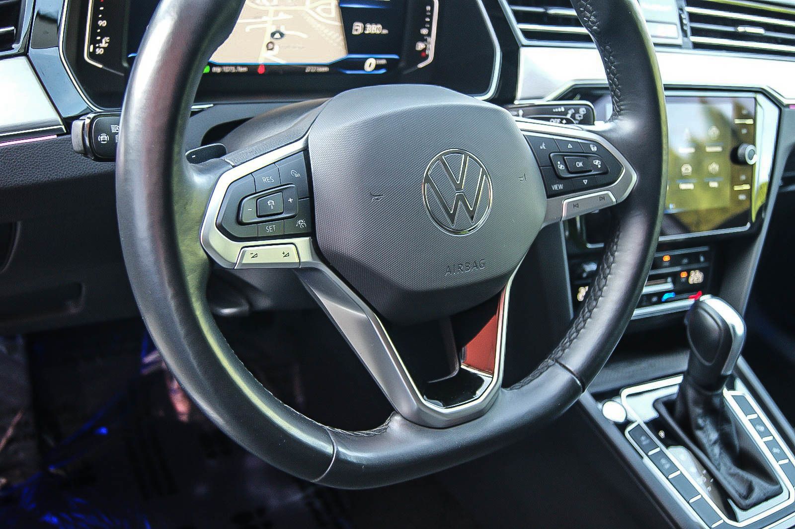 Fahrzeugabbildung Volkswagen Passat Variant 2.0 TDI Elegance VIRTUAL MATRIX