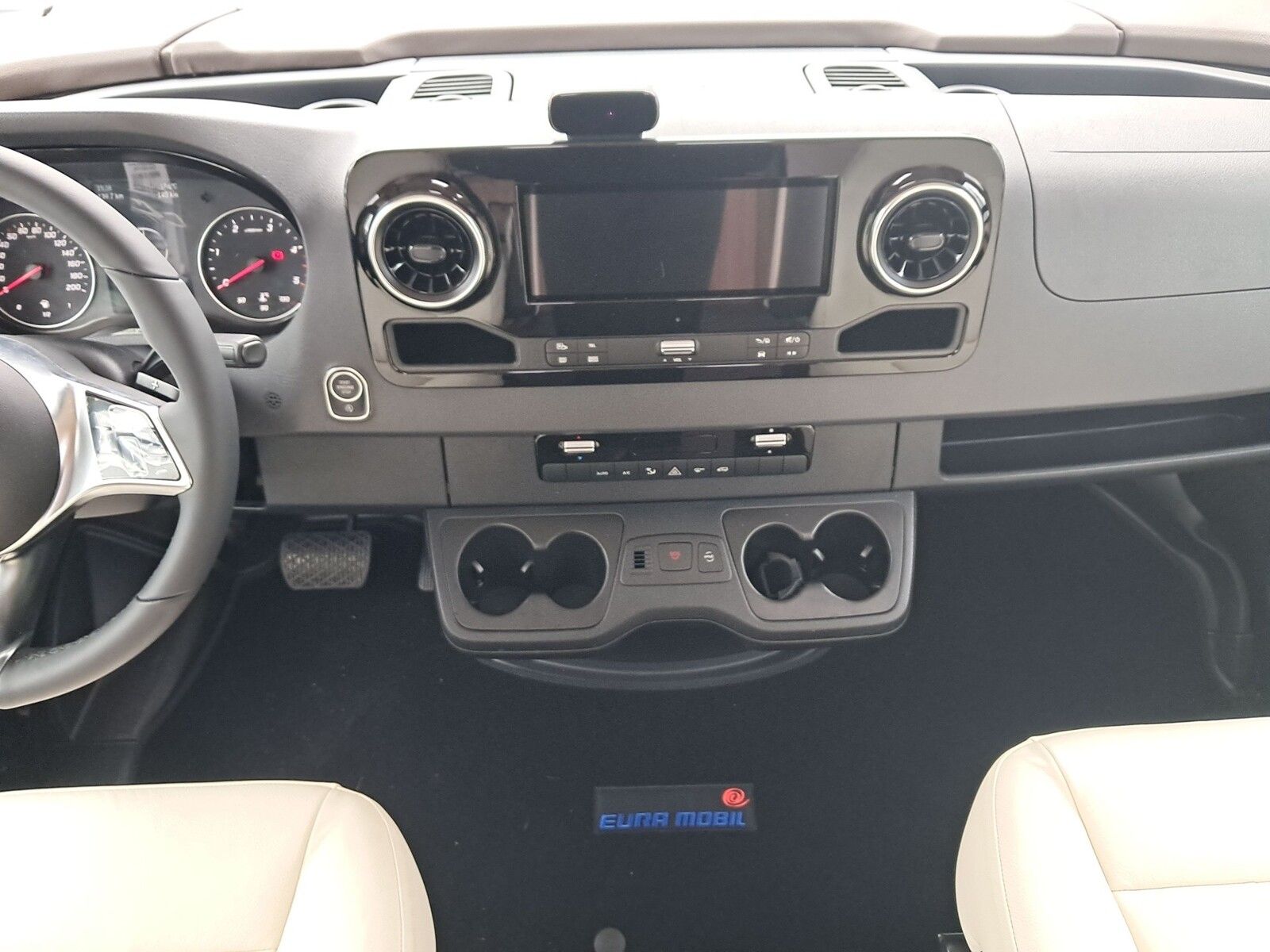 Fahrzeugabbildung Eura Mobil Integra Line GT IL 726 EF Mondial+, Mark. ,170PS