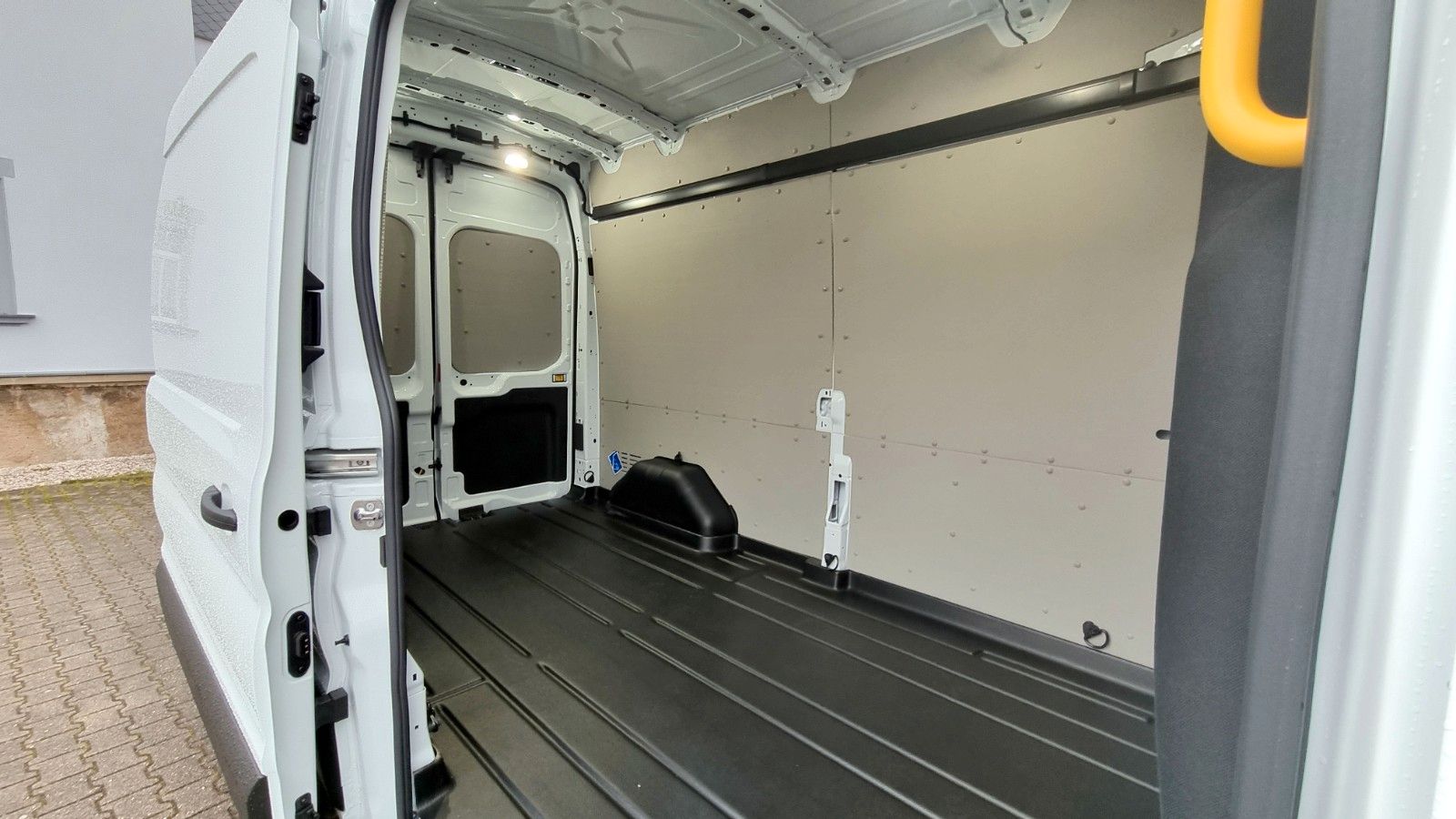 Fahrzeugabbildung Ford Transit Kasten 350 L3 Trend