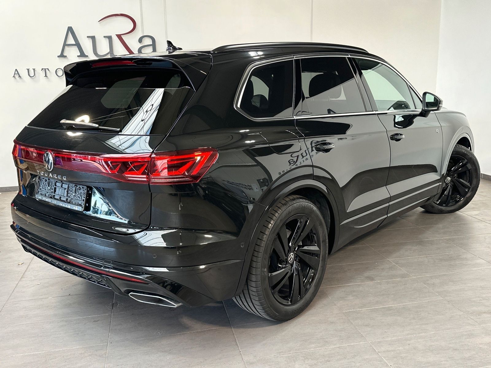 Fahrzeugabbildung Volkswagen Touareg 3.0 V6 TDI 4M R-Line NAV+LED+20ZOLL+AHK