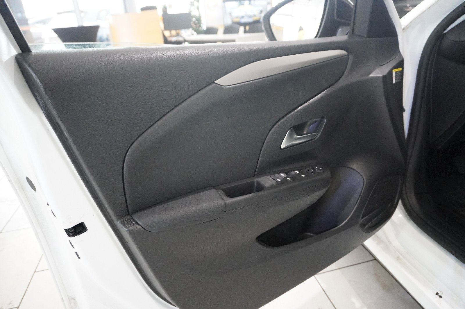 Fahrzeugabbildung Opel Corsa-e F FACELIFT 3-PHASIG NAVI/LED/DAB/11KW/SH