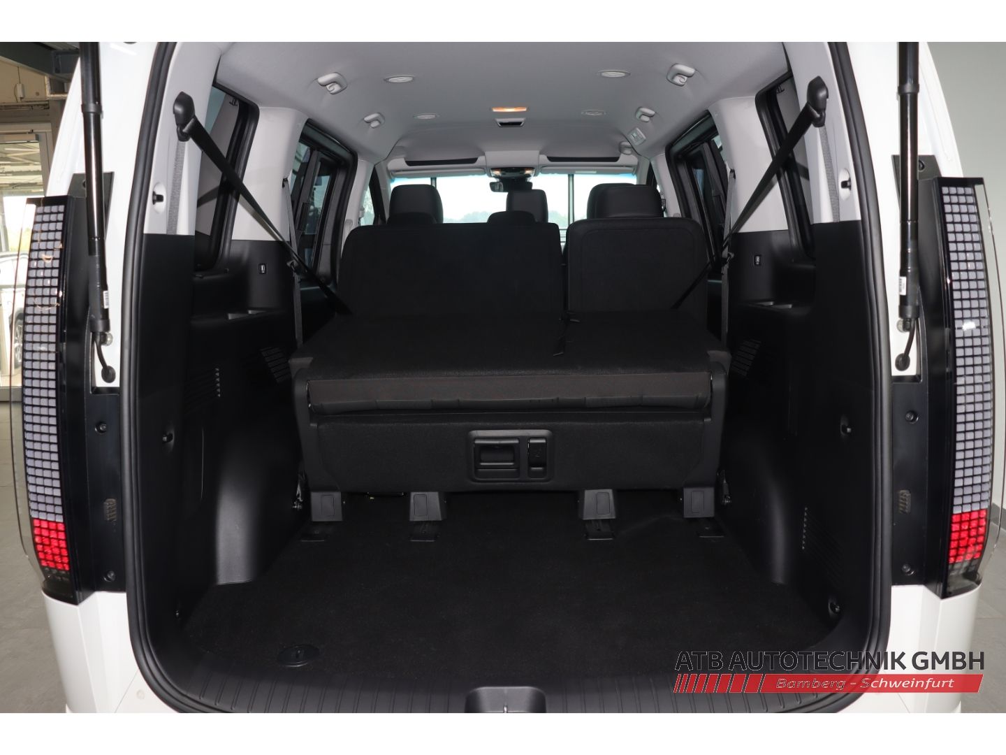 Fahrzeugabbildung Hyundai STARIA Prime 2WD 2.2 CRDi Park-Paket Navi Bose K
