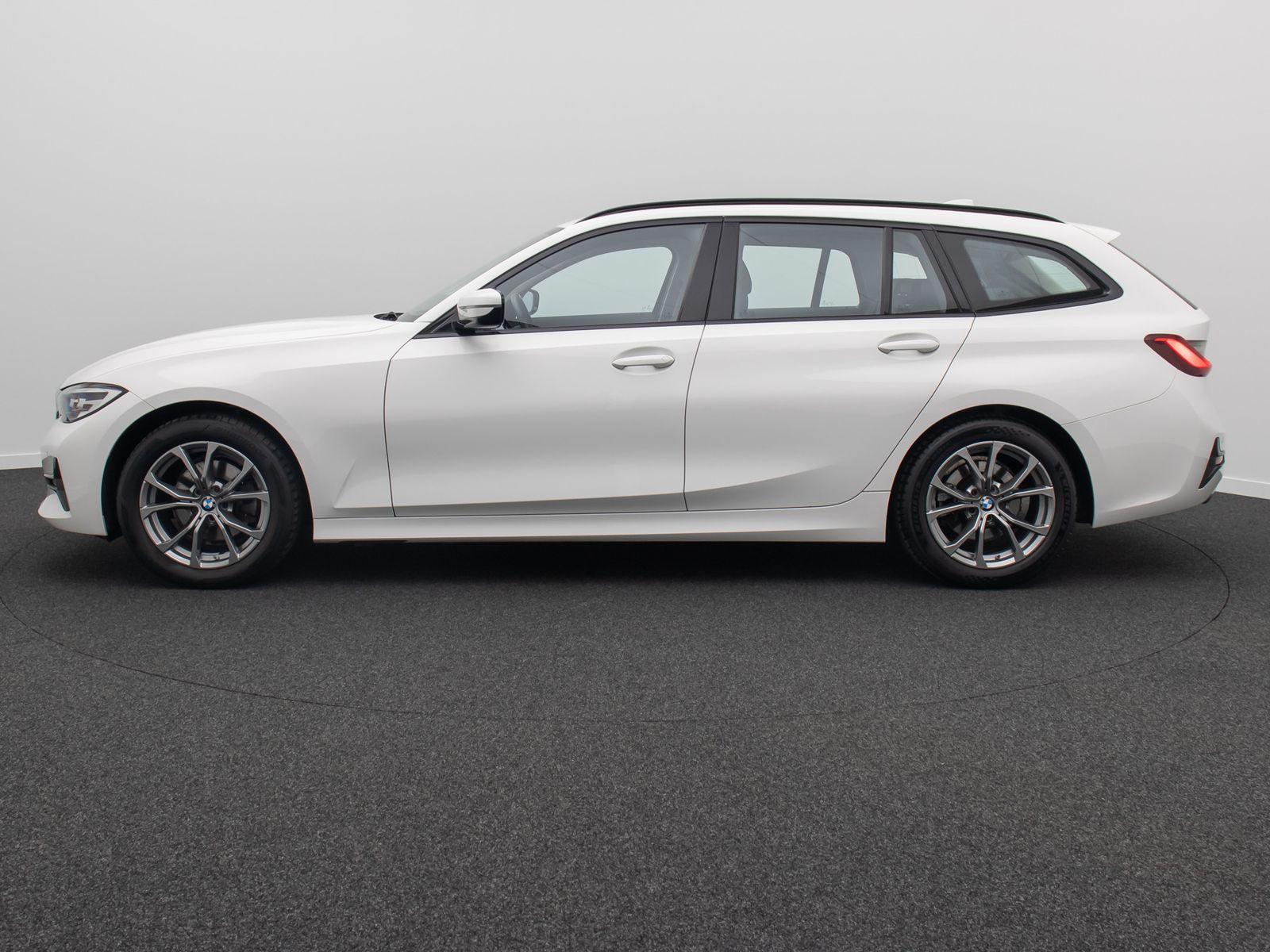 Fahrzeugabbildung BMW 320i Sport Line HUD DAB Lordos Alarm HiFi Komfor