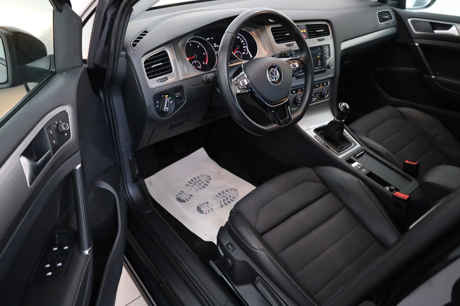 Fahrzeugabbildung Volkswagen Golf VII Lim.Comfortline BMT,T.Leder,Navi,SH,PDC