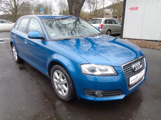 Audi A3 Sportback 1.6 Ambiente/Bi-Xenon/Sitzh./Temp.