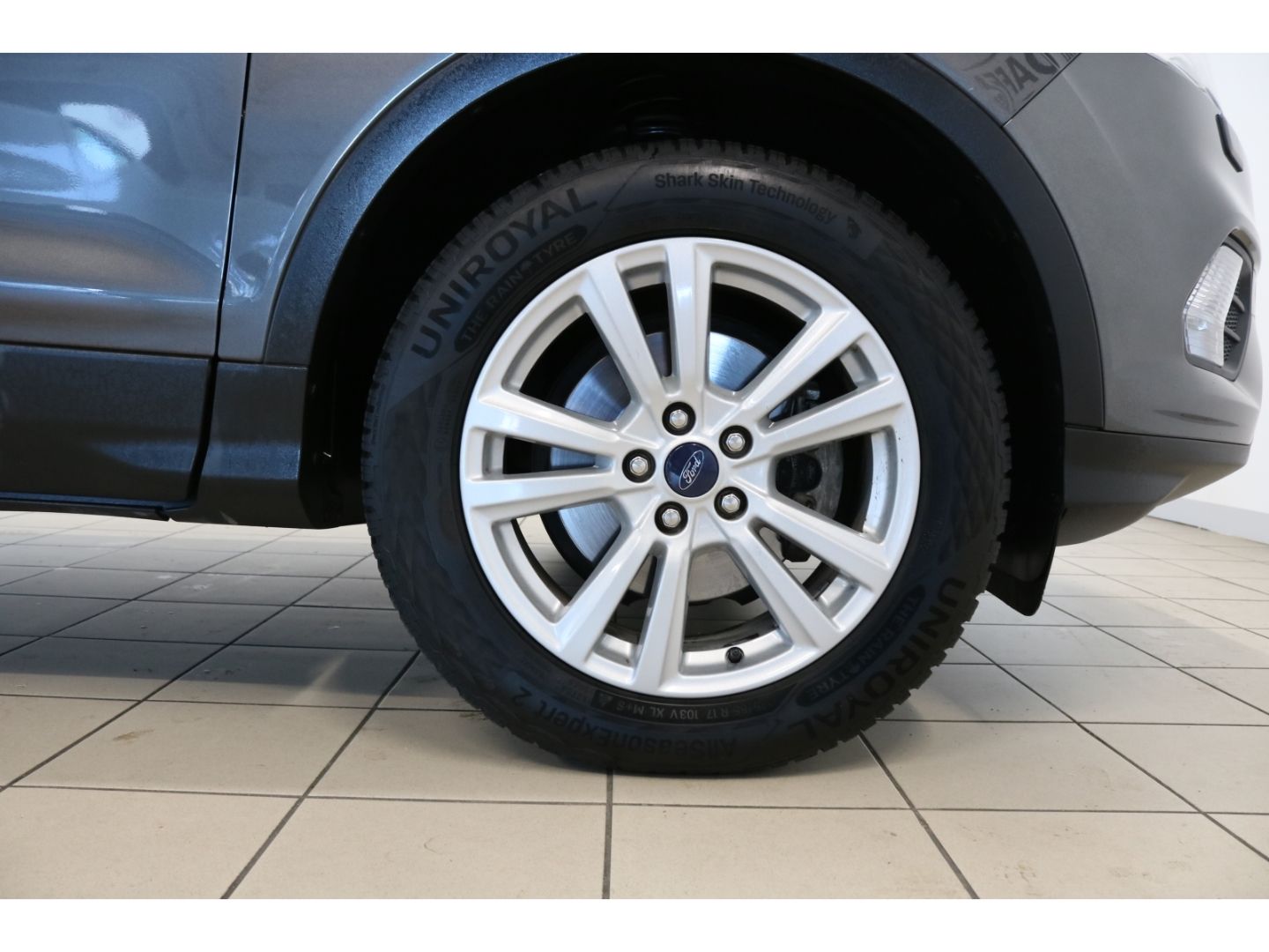 Fahrzeugabbildung Ford Kuga 1,5 Ecoboost Cool & Connect Start Stopp