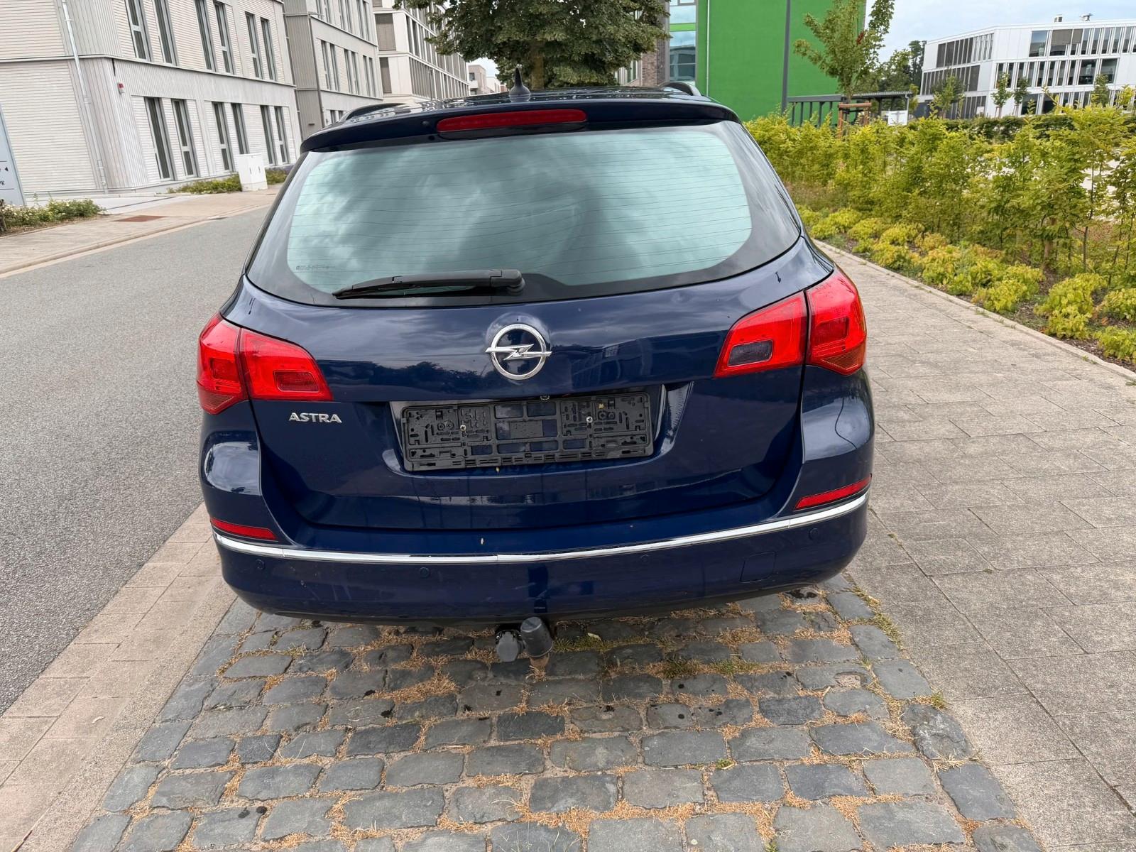 Opel Astra 2015 — photo 5