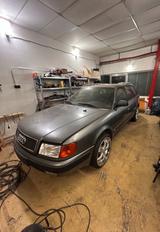 Audi 100 Avant Quattro 2,6e - Audi 100: Automatik