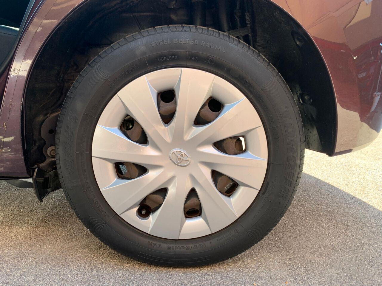 Toyota Verso-S 2011 — photo 10