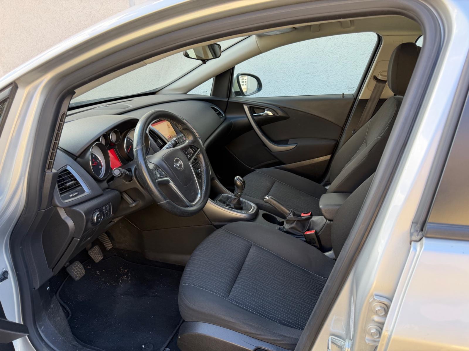Opel Astra 2015 — photo 5