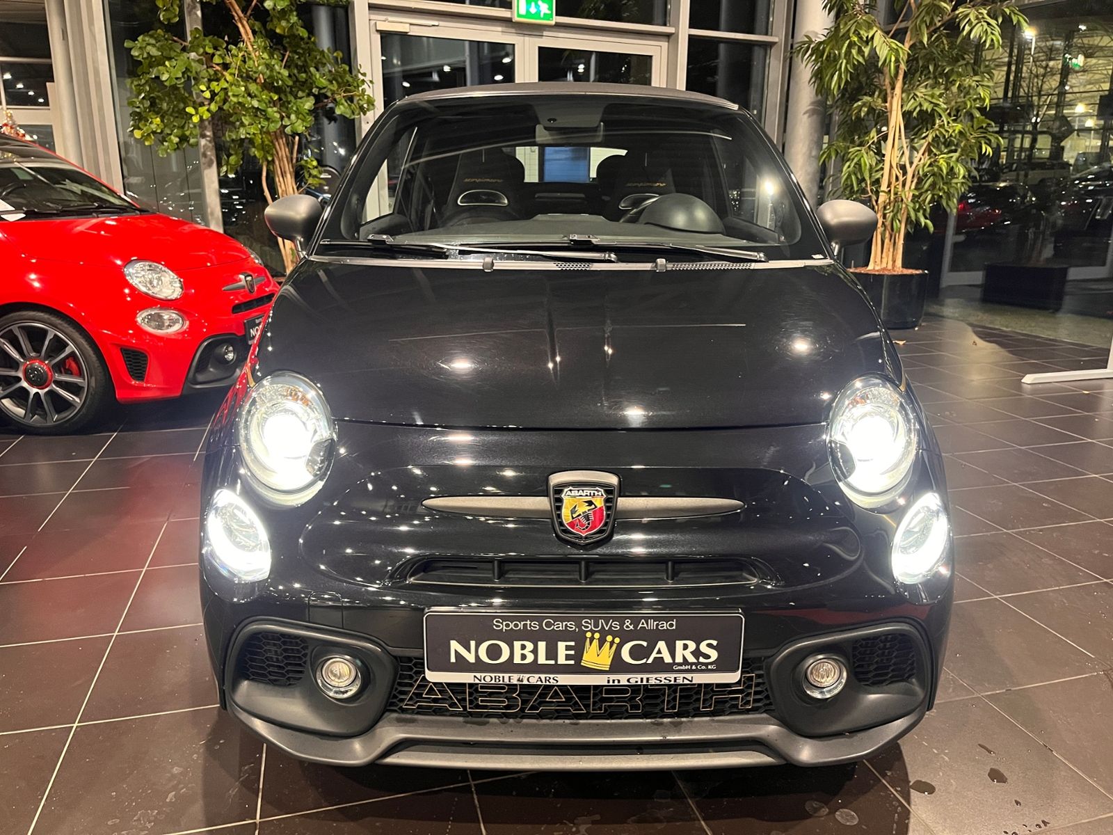 Fahrzeugabbildung Abarth 595C Scorpioneoro Turismo - 2000 Stk weltweit!